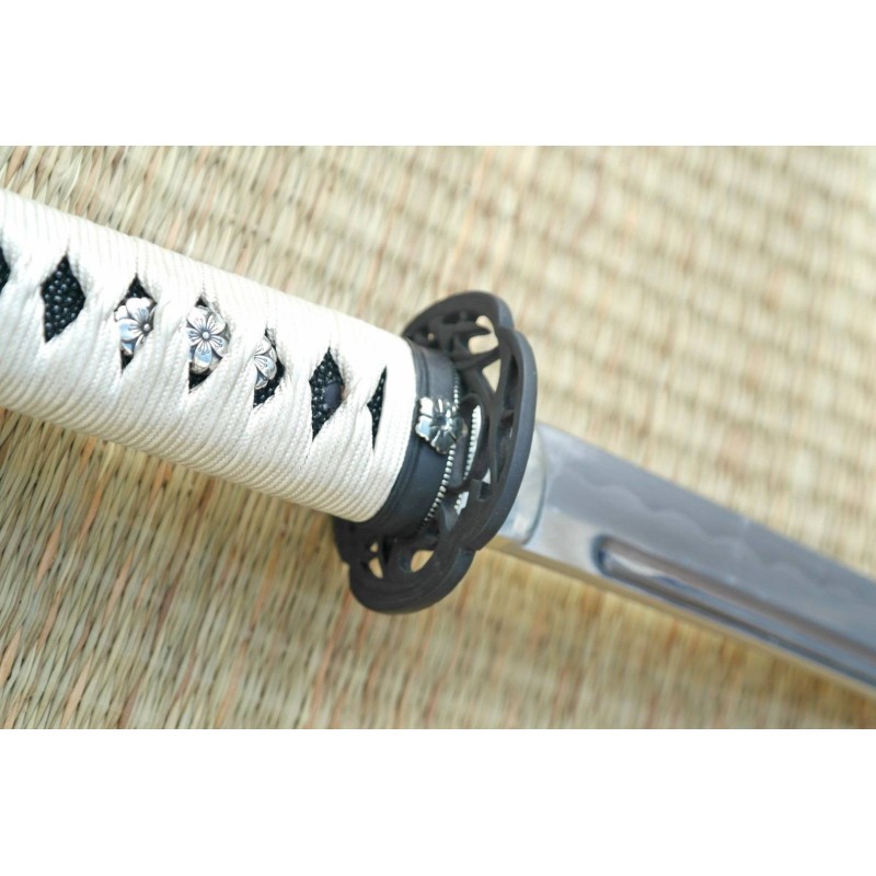 Roiyaru Sanmai Wakizashi – Ltd Ivory Edition Roiyaru Sanmai Wakizashi – Ltd Ivory Edition