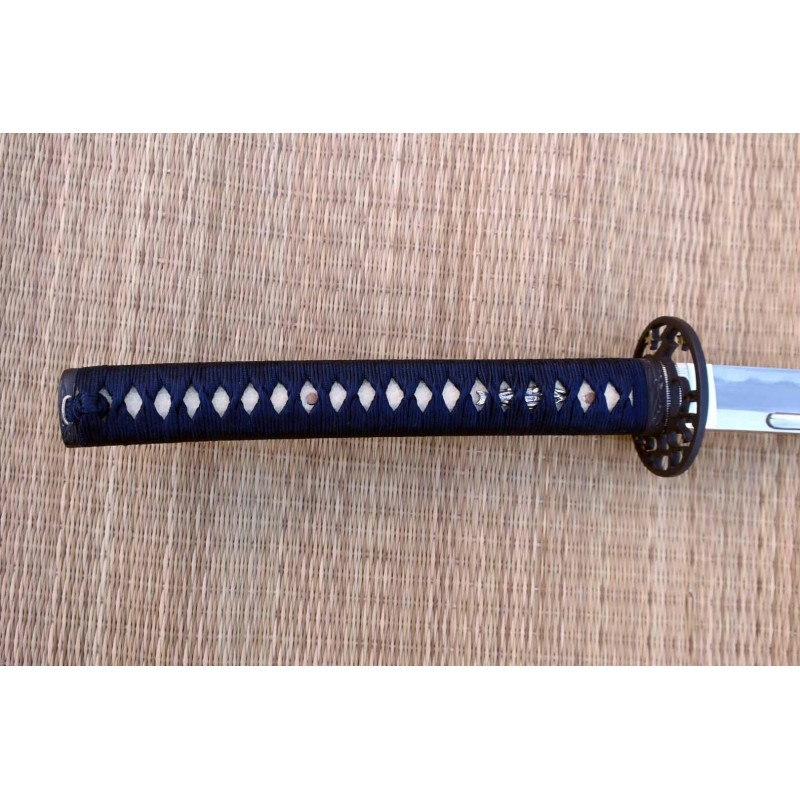 Dokuji Nami Sanmai Katana