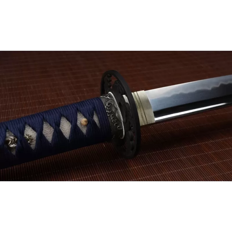 Nami Katana met Bo-Hi