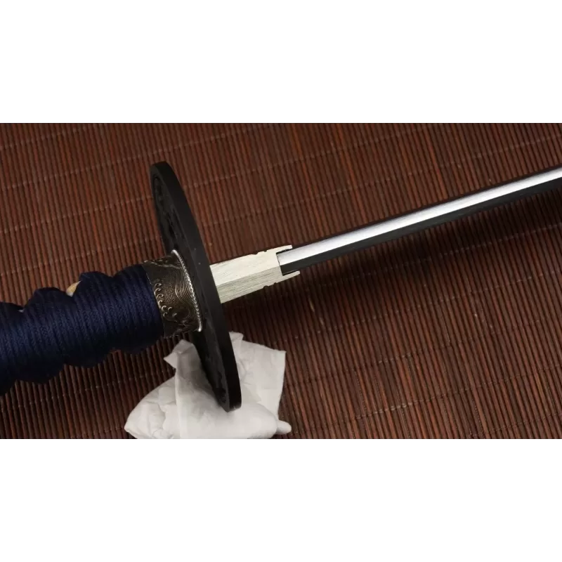 Nami Katana met Bo-Hi