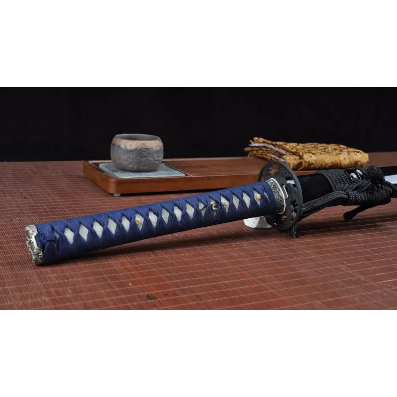 Nami Katana met Bo-Hi