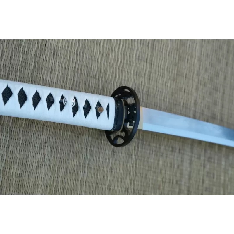 Traditionelles weißes Katana
