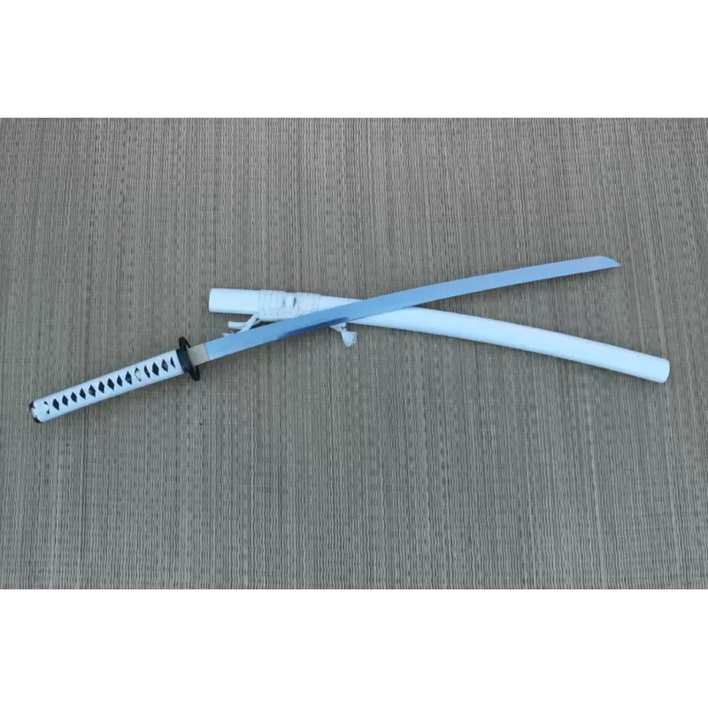 Traditionelles weißes Katana